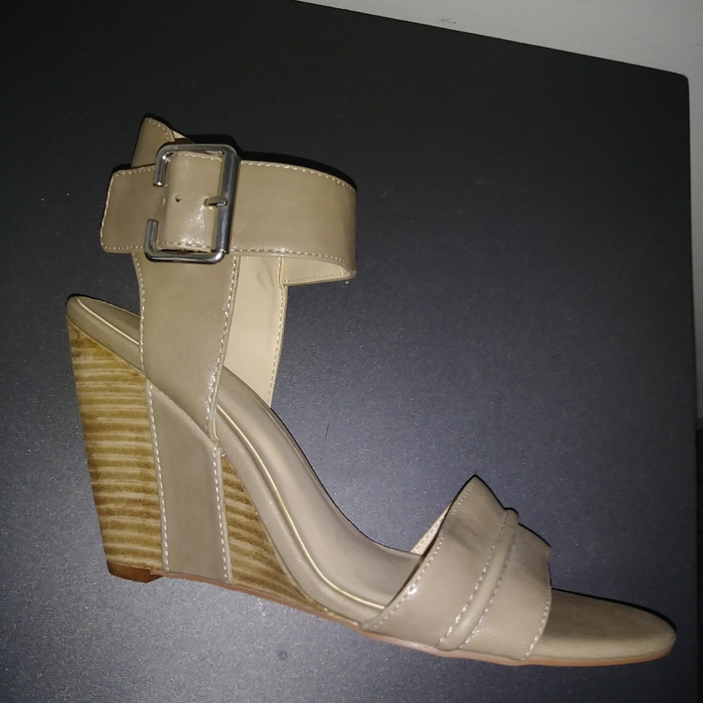 Size 7 Nine West Wedge